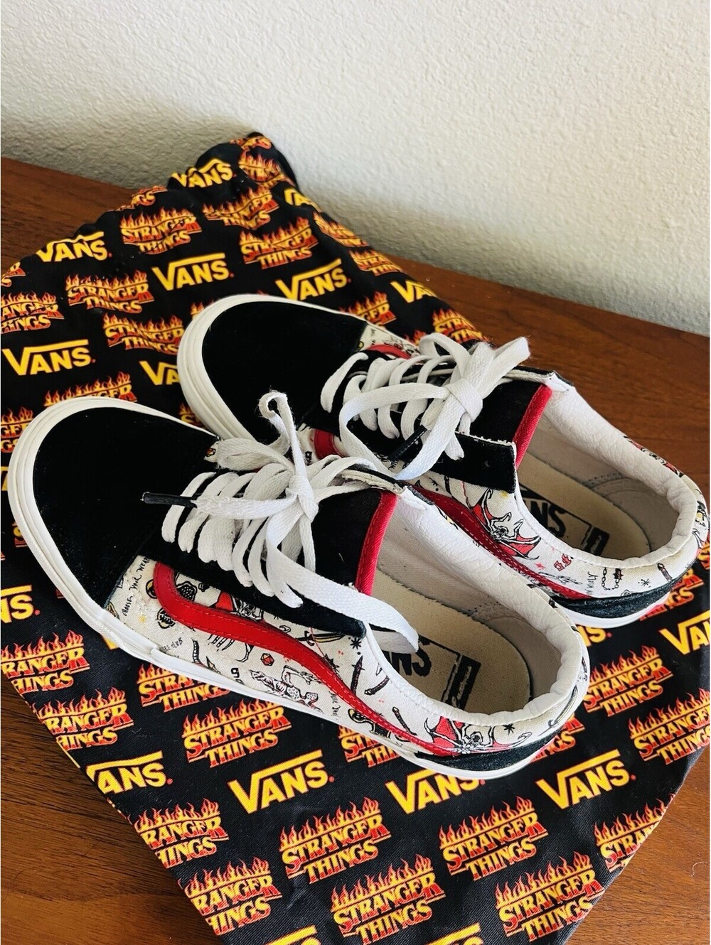 VANS Old Skool Stranger Things Collab Canvas Sneakers Black/Red/White Women 8 - Picture 3 of 15